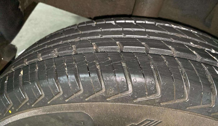 2018 Datsun Redi Go T (O), Petrol, Manual, 9,924 km, Right Rear Tyre Tread