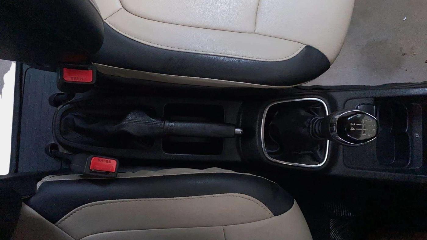 2019 Renault Kwid RXT 1.0, Petrol, Manual, 34,087 km, Gear Lever