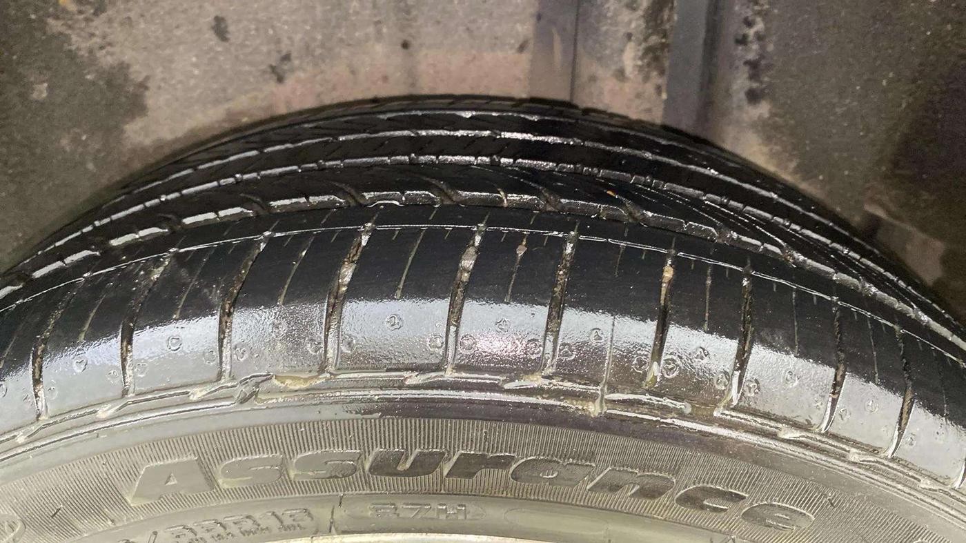 2023 Maruti Ciaz ALPHA  AT 1.5 SHVS PETROL, Petrol, Automatic, 8,655 km, Left Rear Tyre Tread