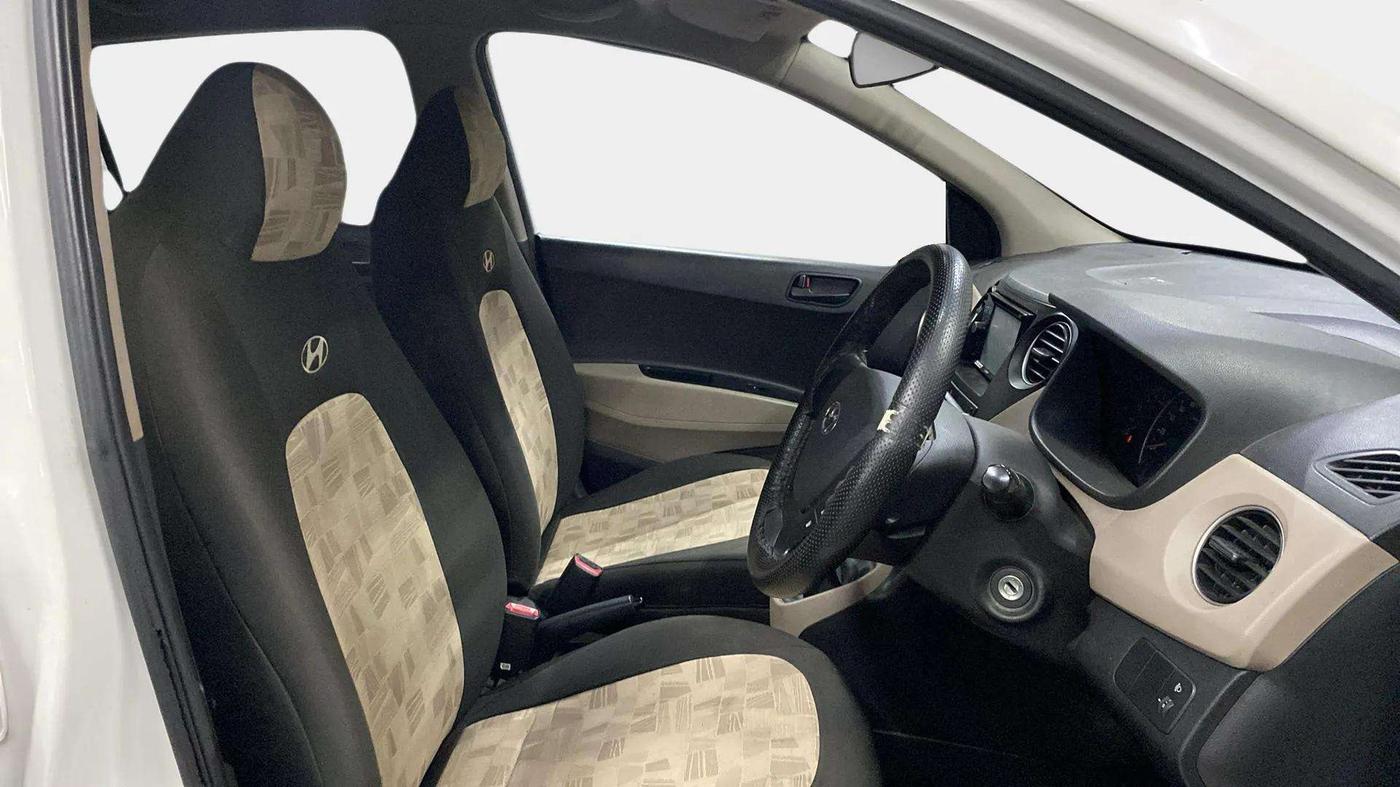 2016 Hyundai Grand i10 MAGNA 1.1 CRDI, Diesel, Manual, 33,372 km, Right Side Front Door Cabin