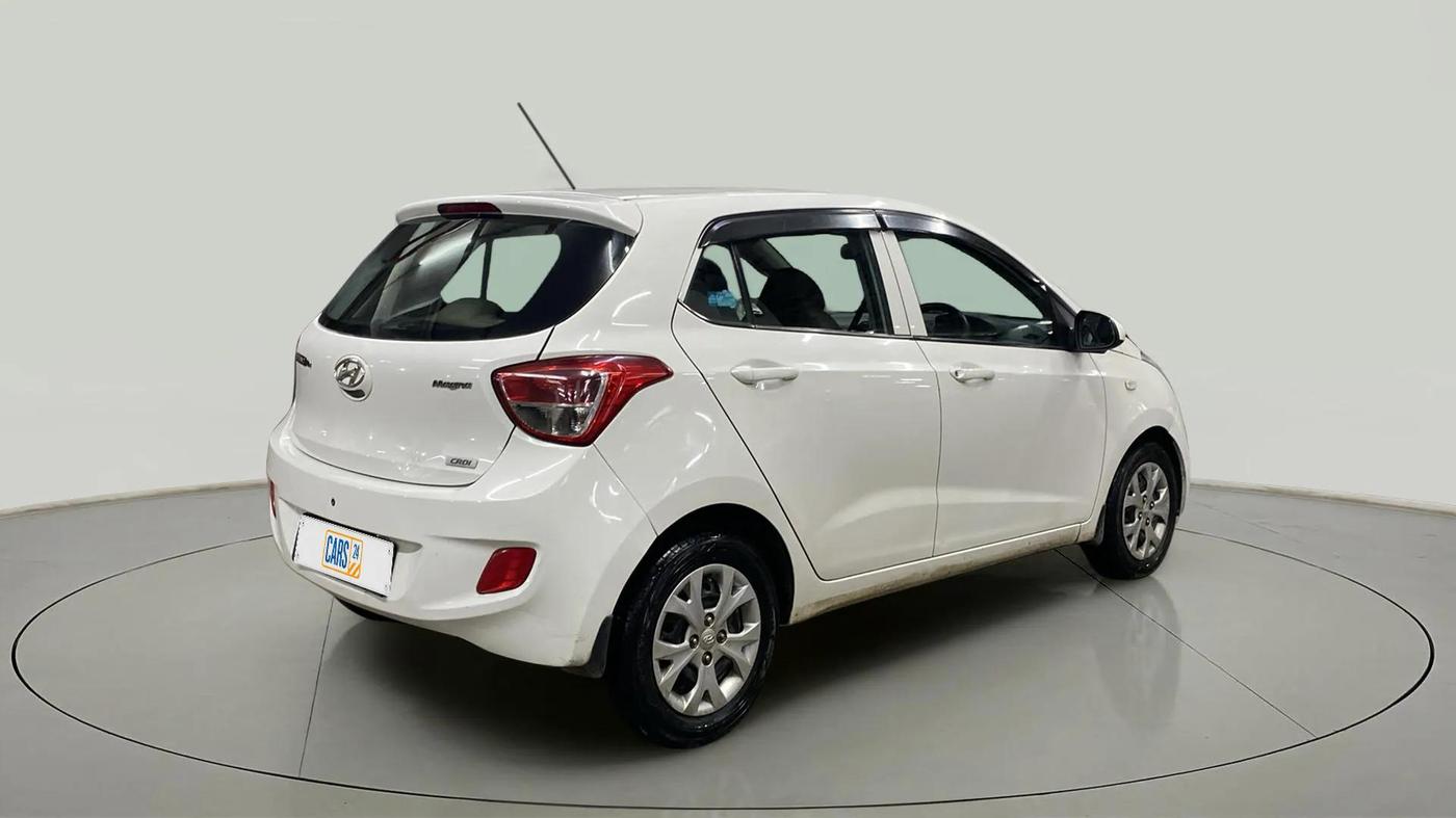 2016 Hyundai Grand i10 MAGNA 1.1 CRDI, Diesel, Manual, 33,372 km, Right Back Diagonal