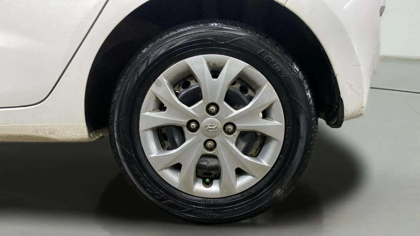 2016 Hyundai Grand i10 MAGNA 1.1 CRDI, Diesel, Manual, 33,372 km, Left Rear Wheel