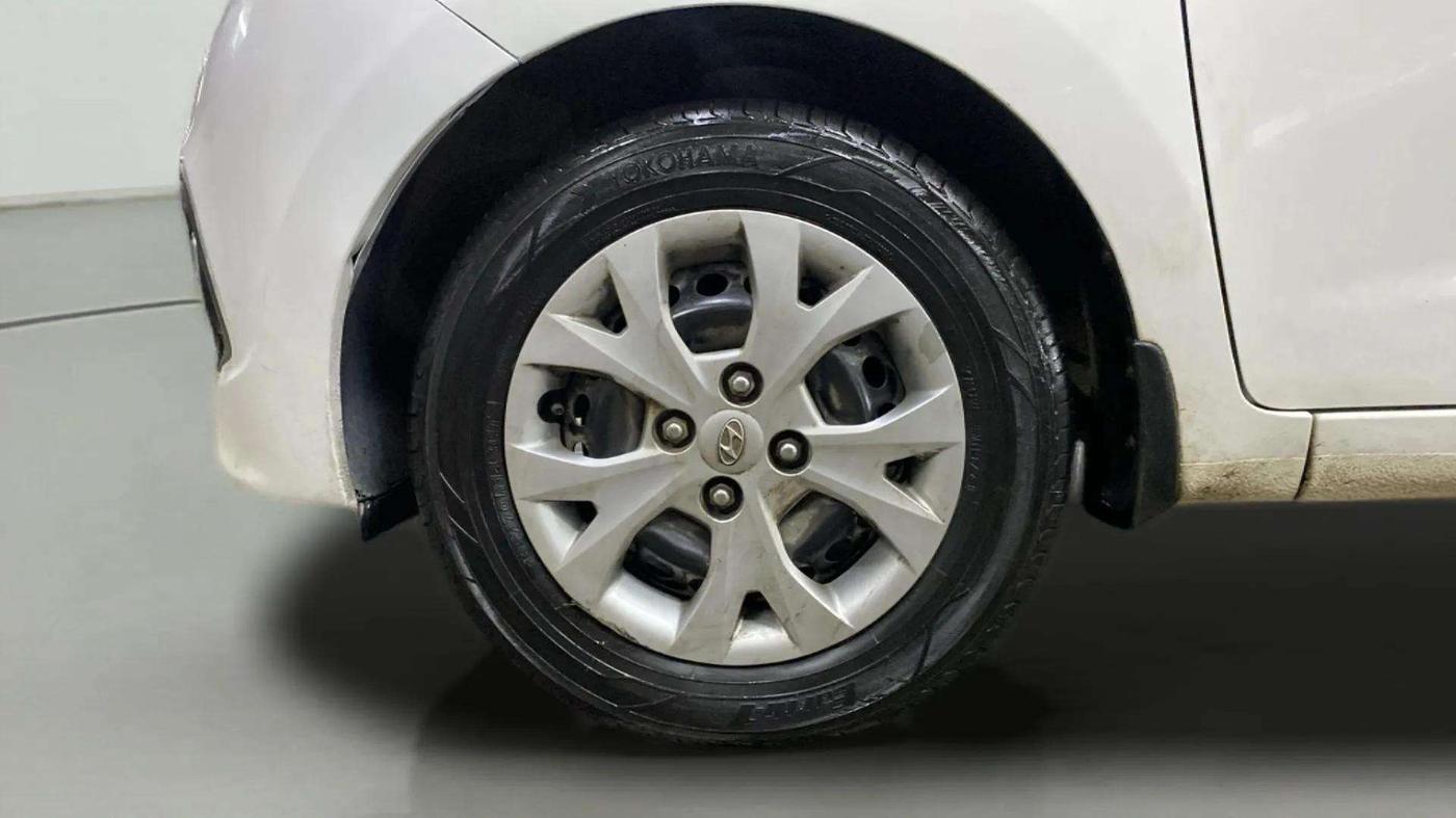 2016 Hyundai Grand i10 MAGNA 1.1 CRDI, Diesel, Manual, 33,372 km, Left Front Wheel