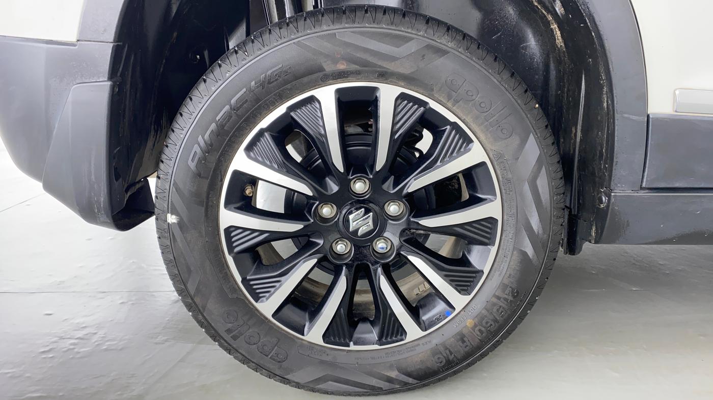2022 Maruti BREZZA ZXI + AT SMART HYBRID, Petrol, Automatic, 9,124 km, Right Rear Wheel