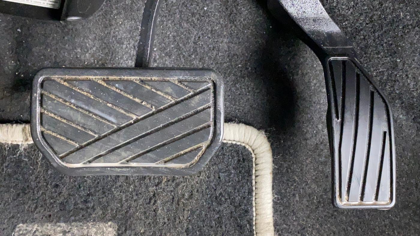 2022 Maruti BREZZA ZXI + AT SMART HYBRID, Petrol, Automatic, 9,124 km, Pedals