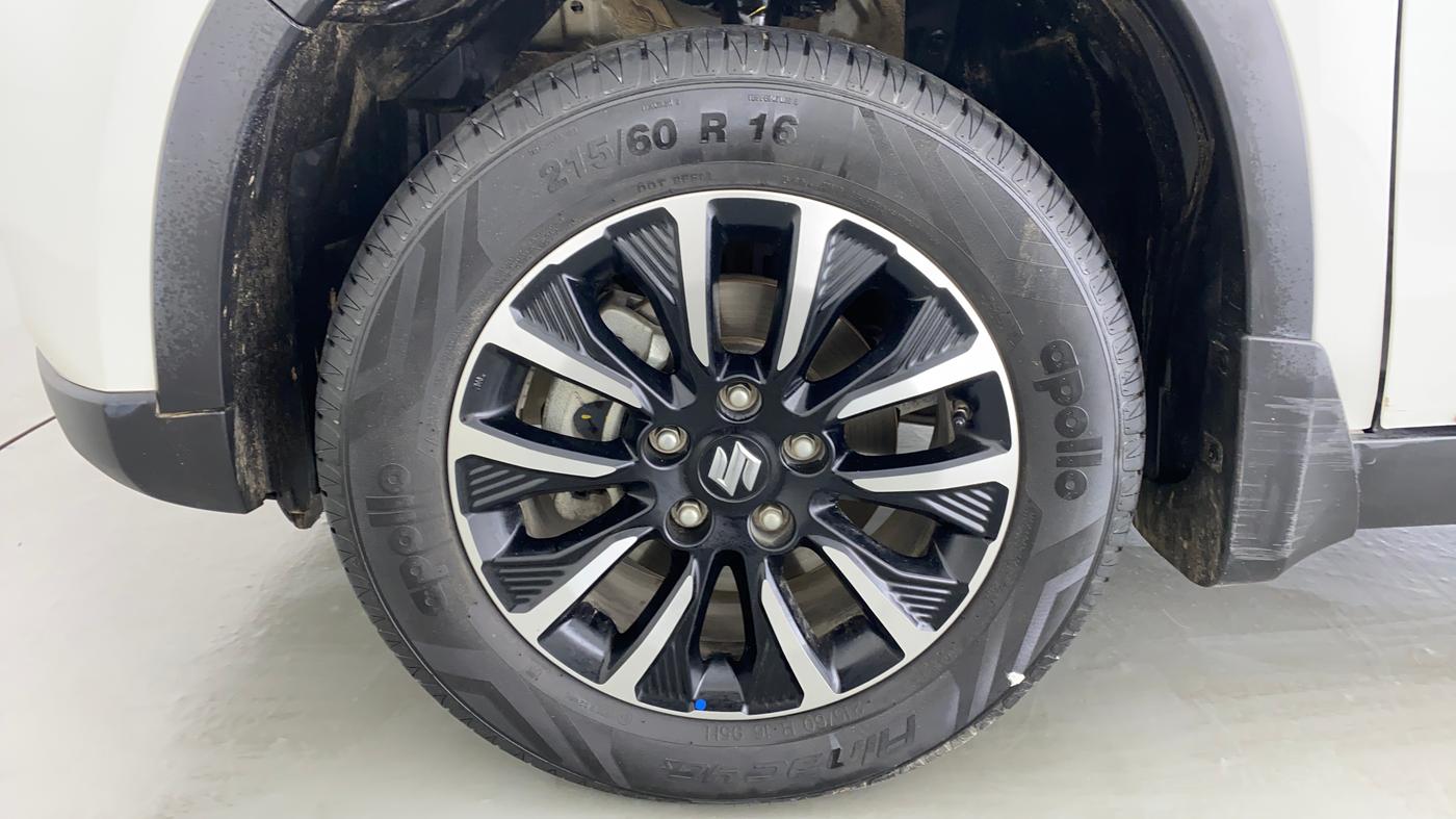 2022 Maruti BREZZA ZXI + AT SMART HYBRID, Petrol, Automatic, 9,124 km, Left Front Wheel