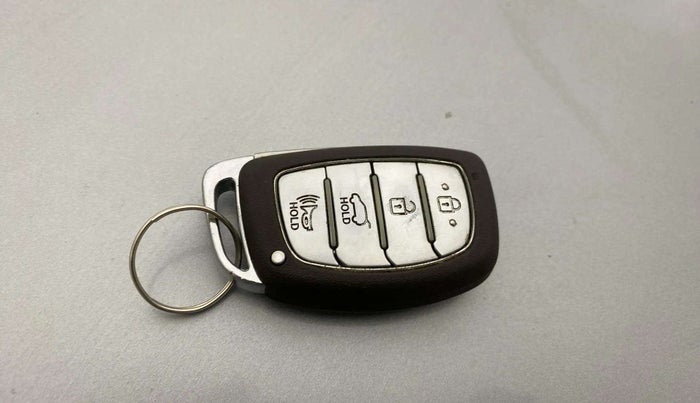 2020 Hyundai NEW I20 ASTA (O) 1.0 TURBO GDI DCT, Petrol, Automatic, 29,999 km, Key Close Up