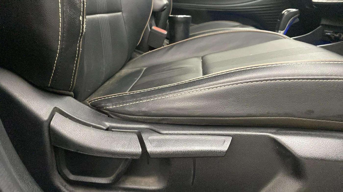 2020 Hyundai NEW I20 ASTA (O) 1.0 TURBO GDI DCT, Petrol, Automatic, 29,999 km, Driver Side Adjustment Panel