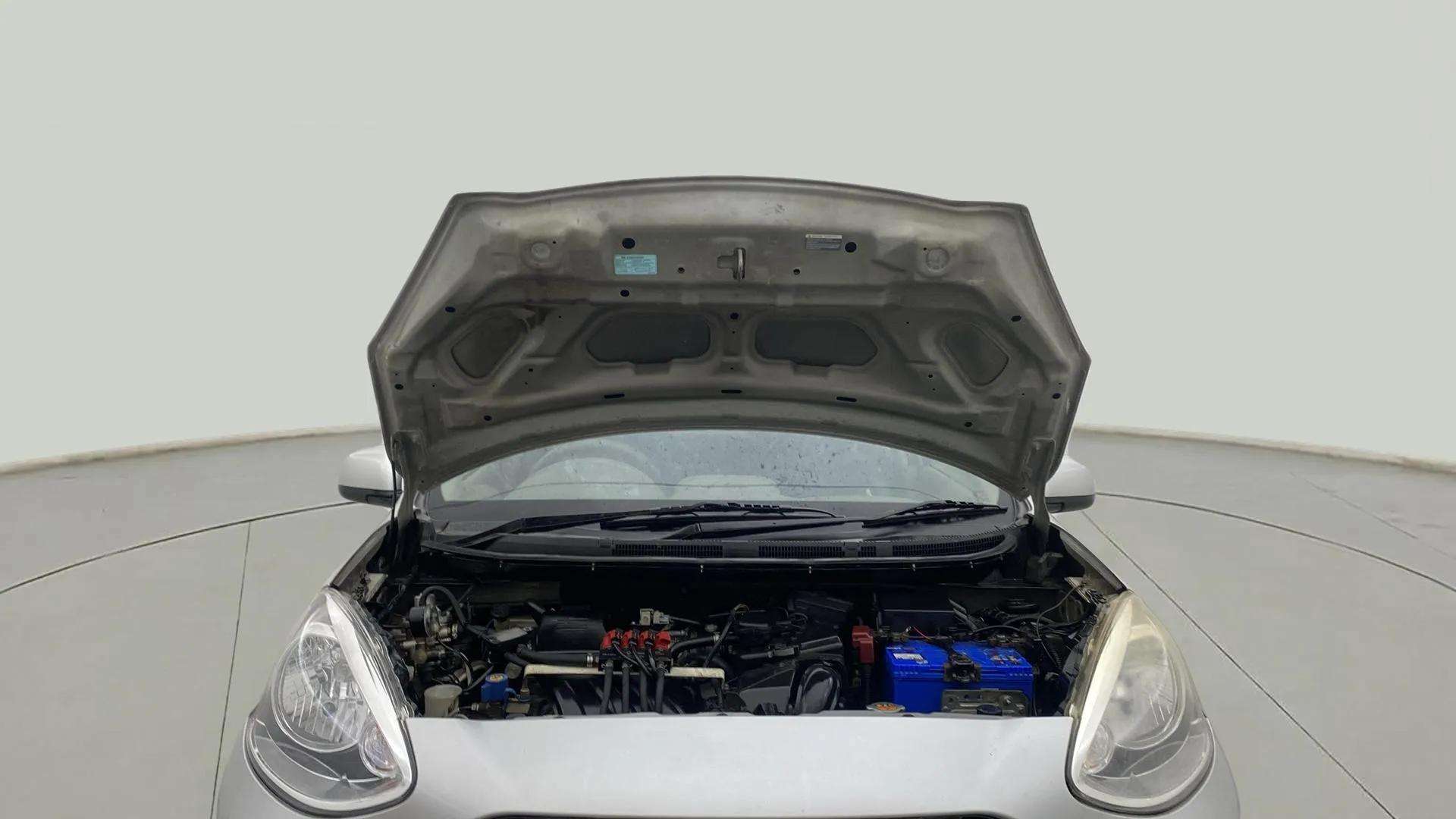 Engine-Full-View-With-Bonnet-Open-13
