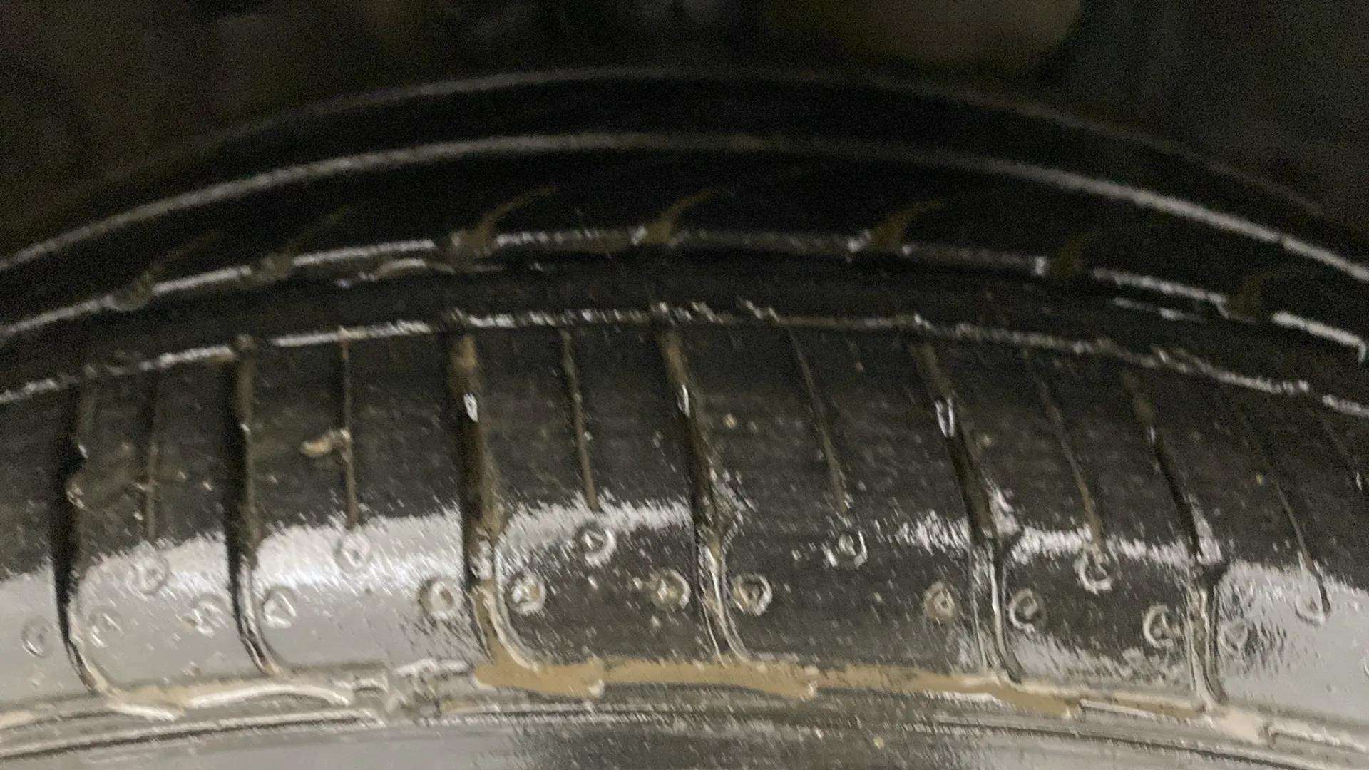 RHS-Front-Tyre-Tread-18