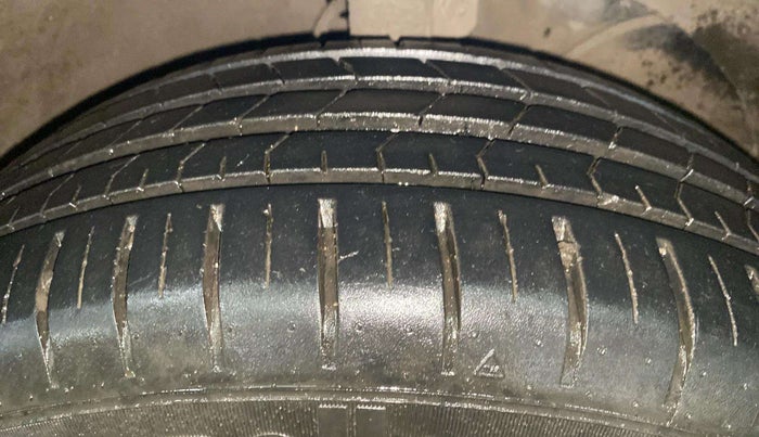 2022 Maruti Baleno ZETA 1.2 AGS, Petrol, Automatic, 14,948 km, Right Front Tyre Tread