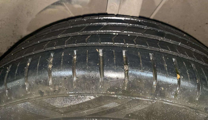 2022 Maruti Baleno ZETA 1.2 AGS, Petrol, Automatic, 14,948 km, Left Front Tyre Tread