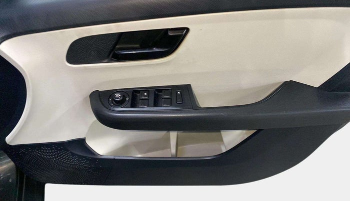 2022 Tata ALTROZ XM PLUS PETROL, Petrol, Manual, 18,145 km, Driver Side Door Panels Control