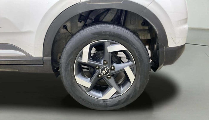 2020 Hyundai VENUE SX 1.5 CRDI, Diesel, Manual, 1,09,557 km, Left Rear Wheel