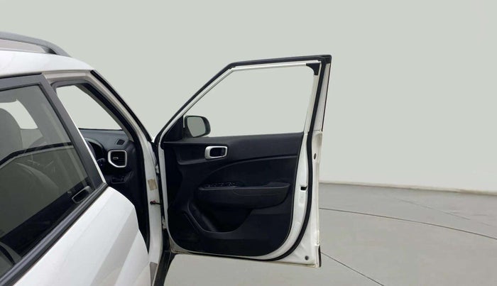 2020 Hyundai VENUE SX 1.5 CRDI, Diesel, Manual, 1,09,557 km, RHS Front Door