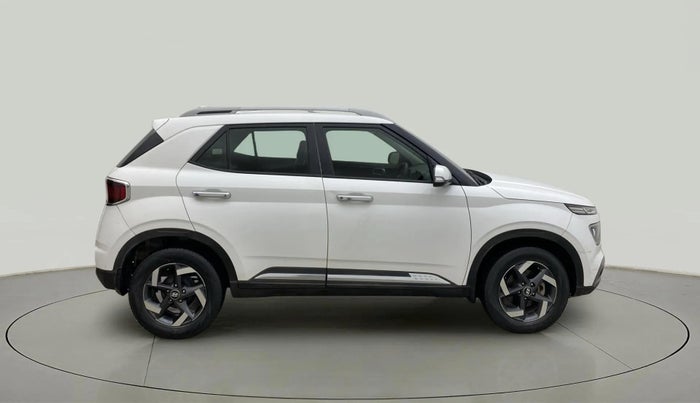 2020 Hyundai VENUE SX 1.5 CRDI, Diesel, Manual, 1,09,557 km, Right Side View