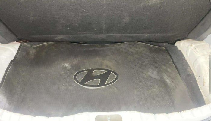 2014 Hyundai Eon D-LITE+, Petrol, Manual, 38,085 km, Boot Inside