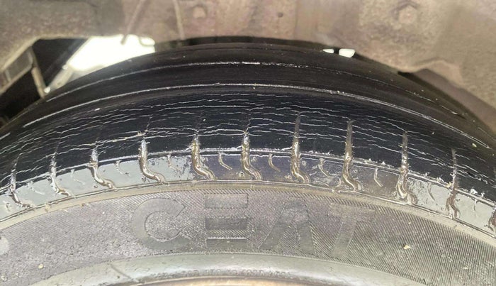 2014 Hyundai Eon D-LITE+, Petrol, Manual, 38,085 km, Right Rear Tyre Tread