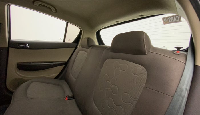 2010 Hyundai i20 MAGNA (O) 1.2, Petrol, Manual, 80,045 km, Right Side Rear Door Cabin