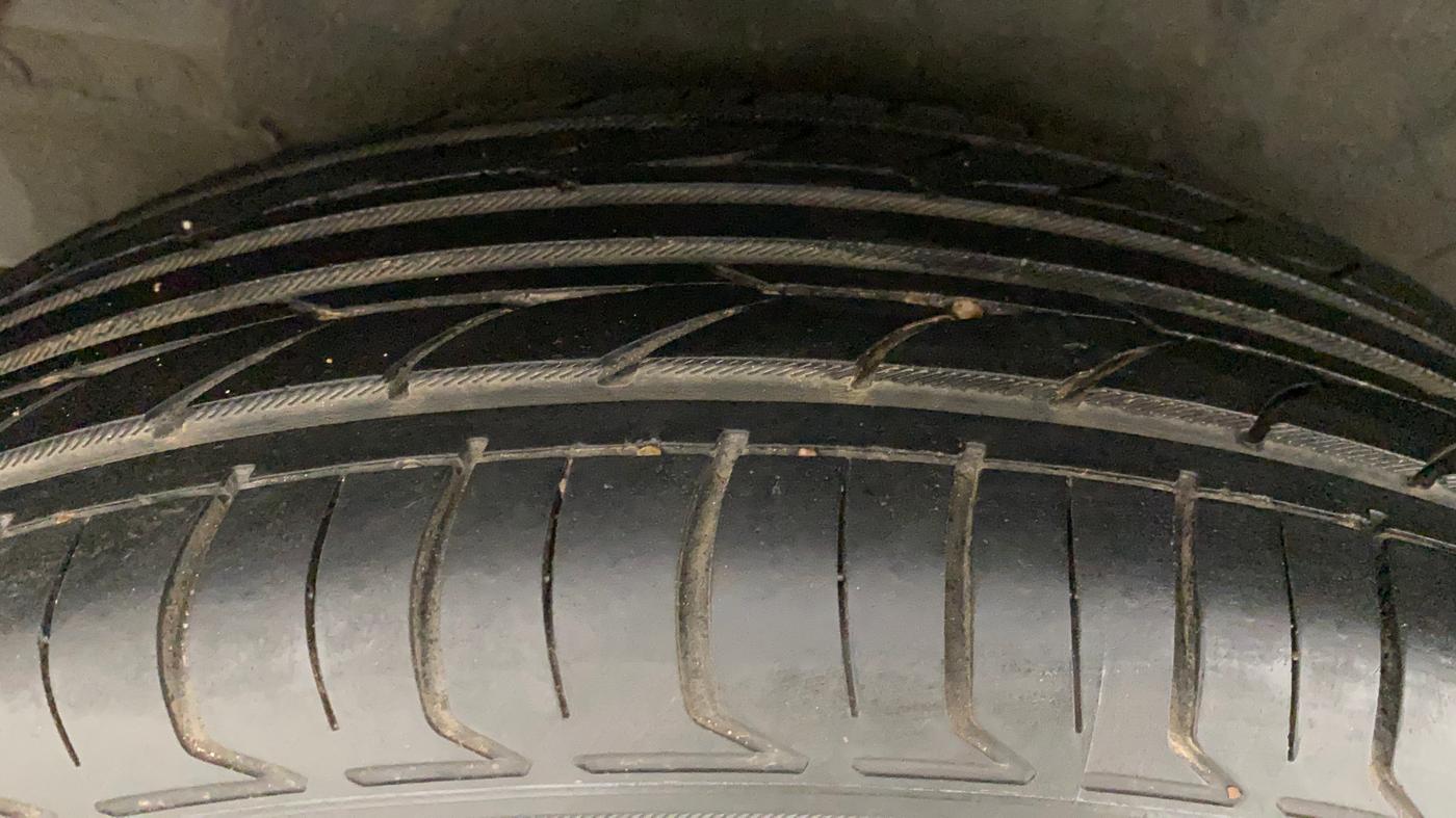 2010 Hyundai i20 MAGNA (O) 1.2, Petrol, Manual, 80,045 km, Right Rear Tyre Tread