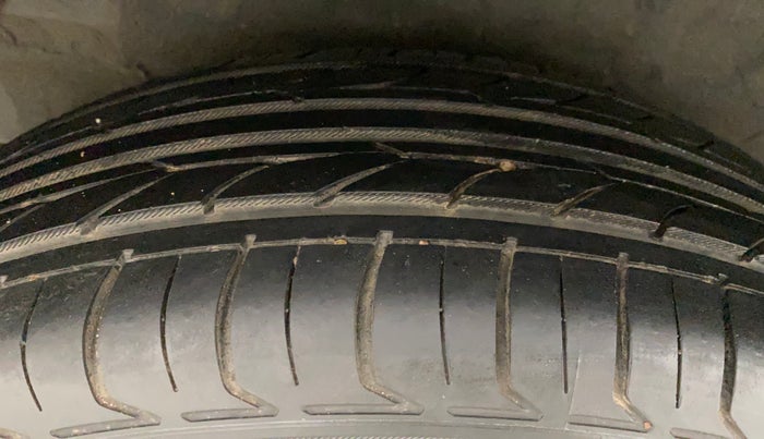 2010 Hyundai i20 MAGNA (O) 1.2, Petrol, Manual, 80,045 km, Right Rear Tyre Tread