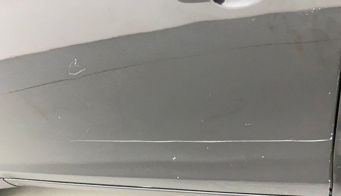2010 Hyundai i20 MAGNA (O) 1.2, Petrol, Manual, 80,045 km, Front passenger door - Minor scratches