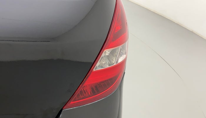 2010 Hyundai i20 MAGNA (O) 1.2, Petrol, Manual, 80,045 km, Right tail light - Minor damage