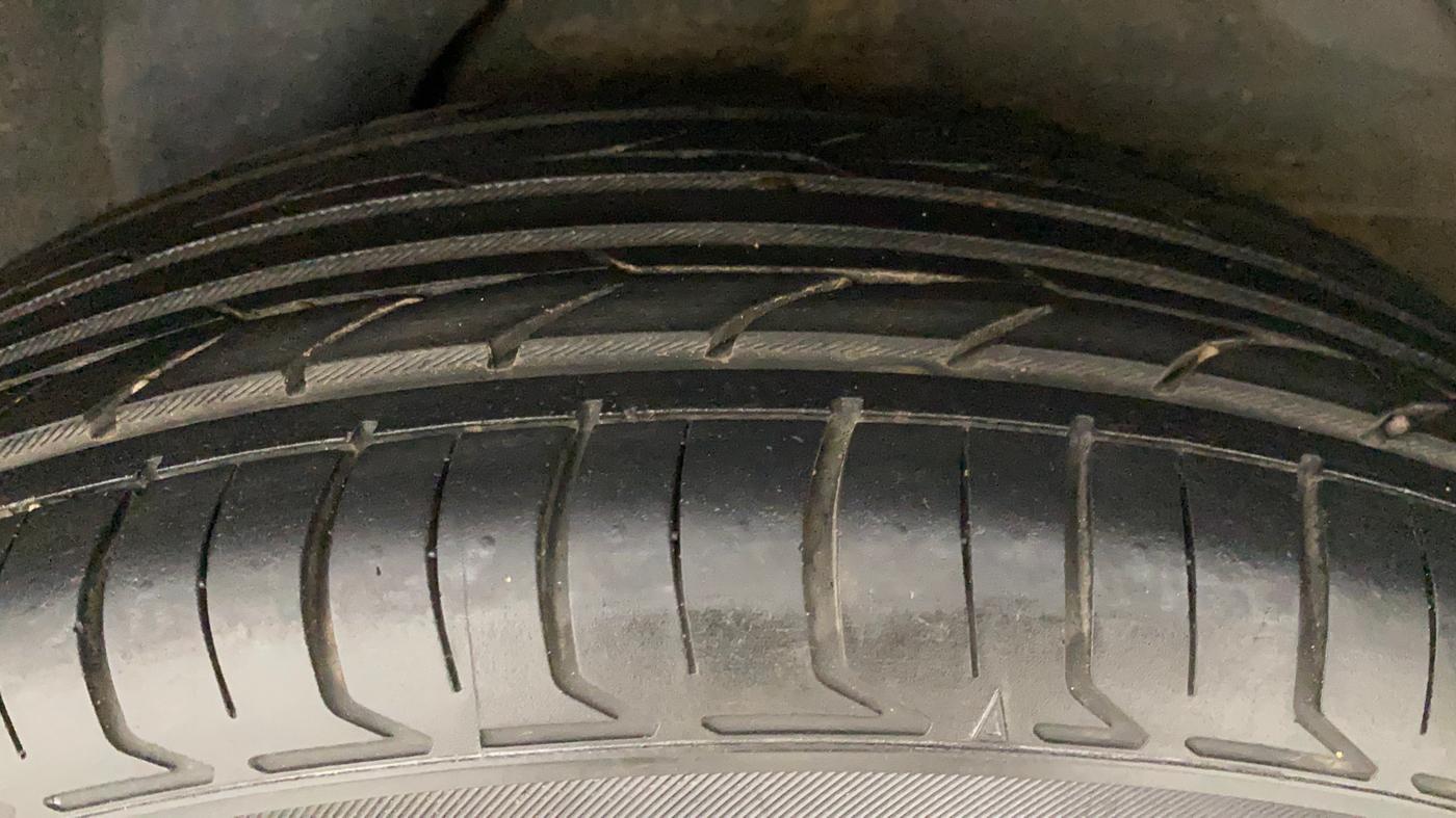 2010 Hyundai i20 MAGNA (O) 1.2, Petrol, Manual, 80,045 km, Left Rear Tyre Tread