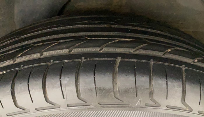 2010 Hyundai i20 MAGNA (O) 1.2, Petrol, Manual, 80,045 km, Left Rear Tyre Tread