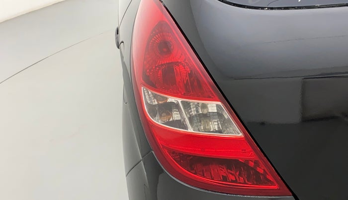 2010 Hyundai i20 MAGNA (O) 1.2, Petrol, Manual, 80,045 km, Left tail light - Minor scratches