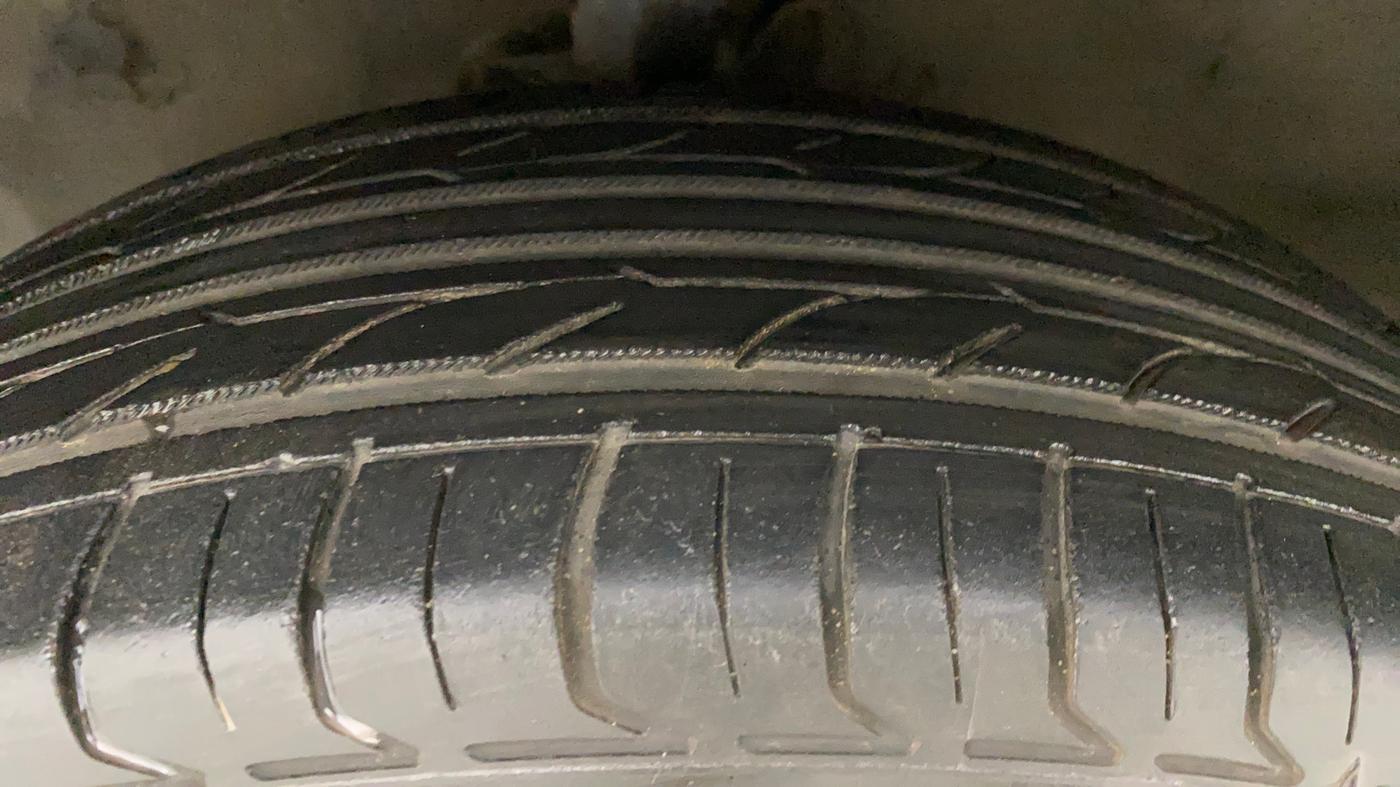 2010 Hyundai i20 MAGNA (O) 1.2, Petrol, Manual, 80,045 km, Left Front Tyre Tread