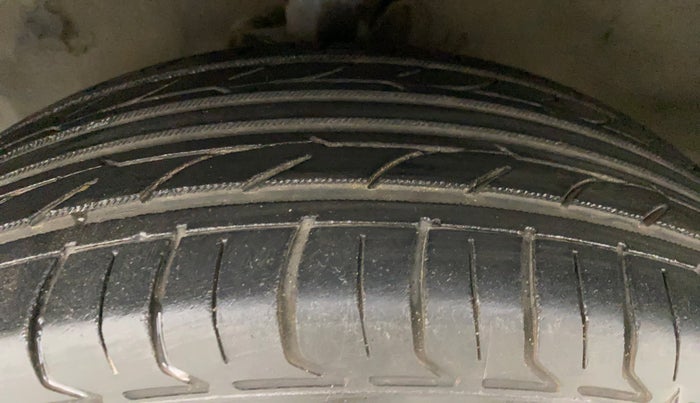 2010 Hyundai i20 MAGNA (O) 1.2, Petrol, Manual, 80,045 km, Left Front Tyre Tread