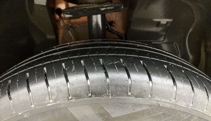 2024 Tata PUNCH ACCOMPLISHED MT, Petrol, Manual, 11,328 km, Right Front Tyre Tread