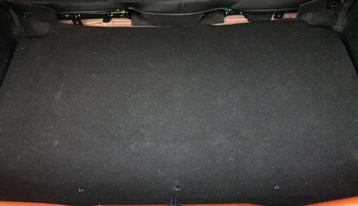 2024 Tata PUNCH ACCOMPLISHED MT, Petrol, Manual, 11,328 km, Boot Inside