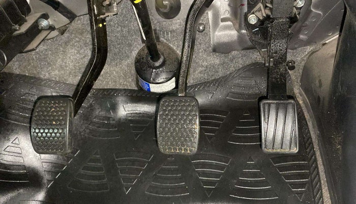 2023 Maruti Eeco 7 STR STD 1.2, Petrol, Manual, 2,876 km, Pedals