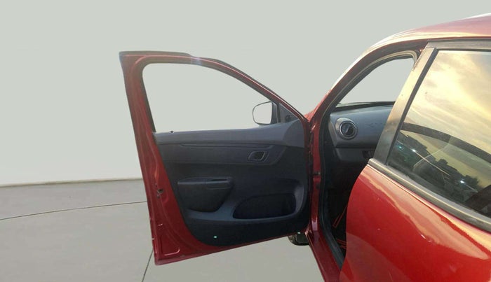 2020 Renault Kwid RXT 1.0 (O), Petrol, Manual, 67,994 km, LHS Front Door