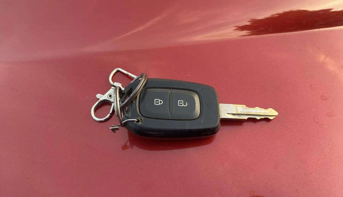 2020 Renault Kwid RXT 1.0 (O), Petrol, Manual, 67,994 km, Key Close Up