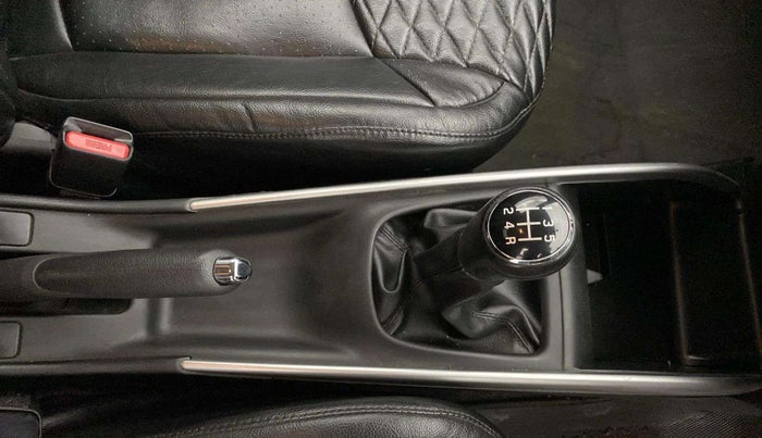 2017 Maruti Baleno DELTA PETROL 1.2, Petrol, Manual, 38,972 km, Gear Lever