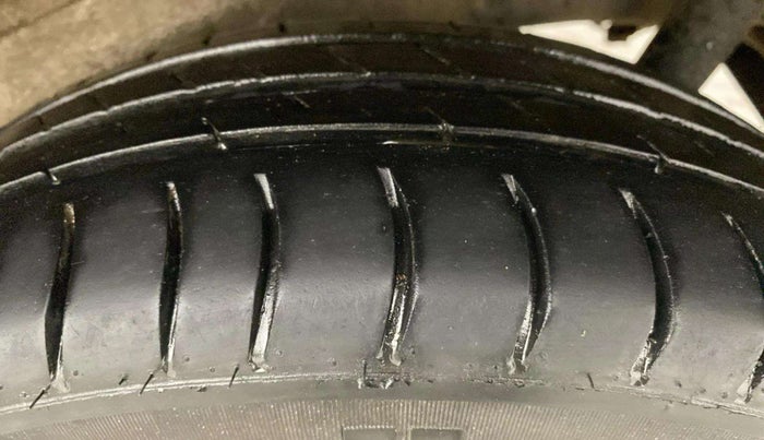 2014 Maruti Wagon R 1.0 LXI CNG, CNG, Manual, 98,974 km, Left Rear Tyre Tread