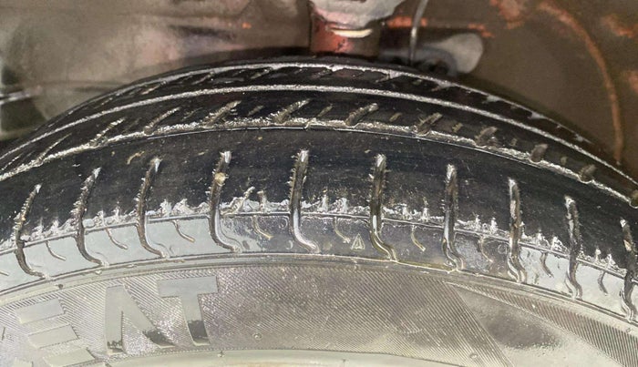 2014 Maruti Wagon R 1.0 LXI CNG, CNG, Manual, 70,701 km, Left Front Tyre Tread