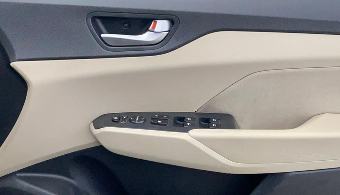 2020 Hyundai Verna SX 1.5 VTVT, Petrol, Manual, 69,434 km, Driver Side Door Panels Control