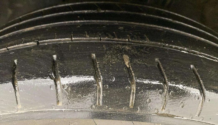 2021 Hyundai VENUE S 1.2, Petrol, Manual, 80,135 km, Left Front Tyre Tread