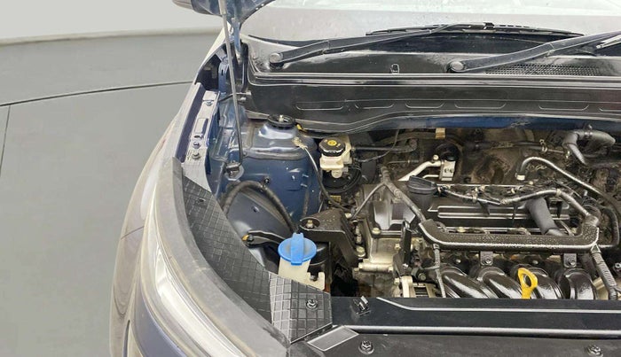2021 Hyundai VENUE S 1.2, Petrol, Manual, 80,135 km, Engine View - Right
