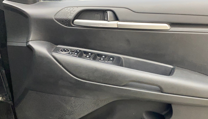 2020 KIA SONET HTK PLUS 1.0 IMT, Petrol, Manual, 99,702 km, Driver Side Door Panels Control