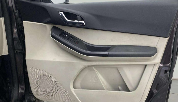 2022 Tata Tiago XZ PLUS CNG, CNG, Manual, 54,531 km, Driver Side Door Panels Control