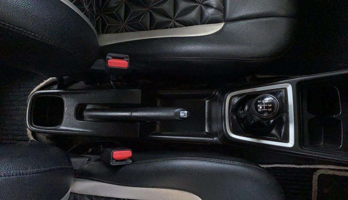 2023 Maruti Swift ZXI, Petrol, Manual, 35,958 km, Gear Lever