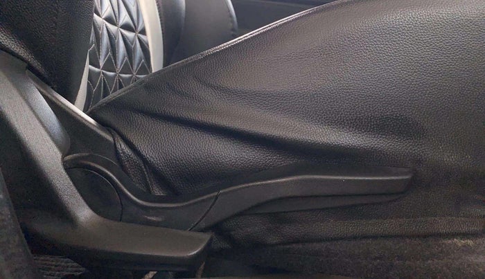 2023 Maruti Swift ZXI, Petrol, Manual, 35,958 km, Driver Side Adjustment Panel