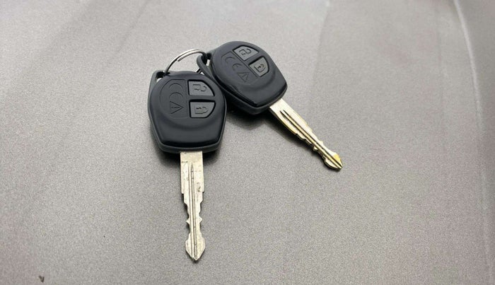 2018 Maruti Ciaz DELTA 1.5 SHVS MT PETROL, Petrol, Manual, 71,110 km, Key Close Up