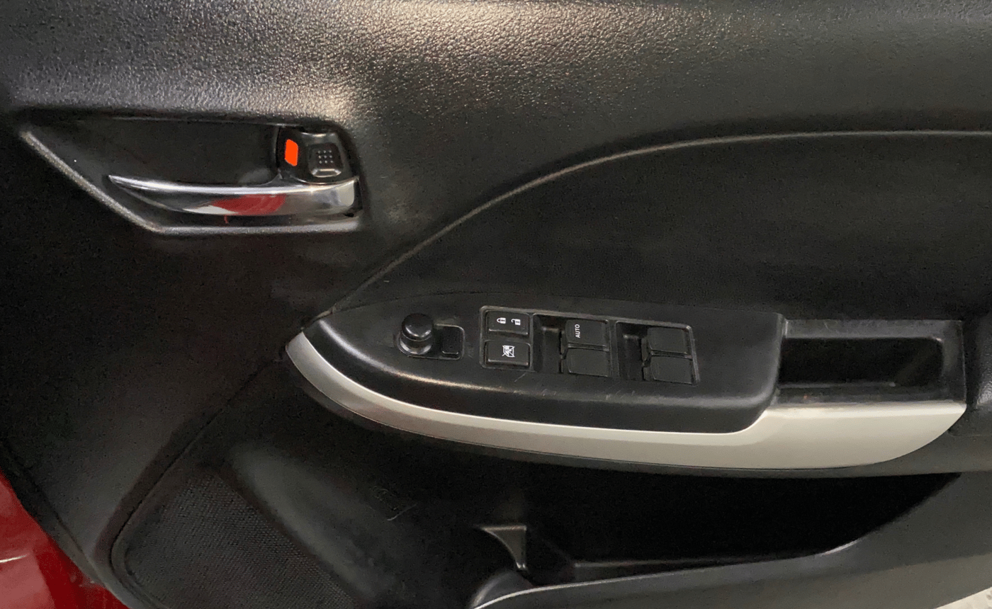 2015 Maruti Baleno DELTA PETROL 1.2, Petrol, Manual, 63,367 km, Driver Side Door Panels Control