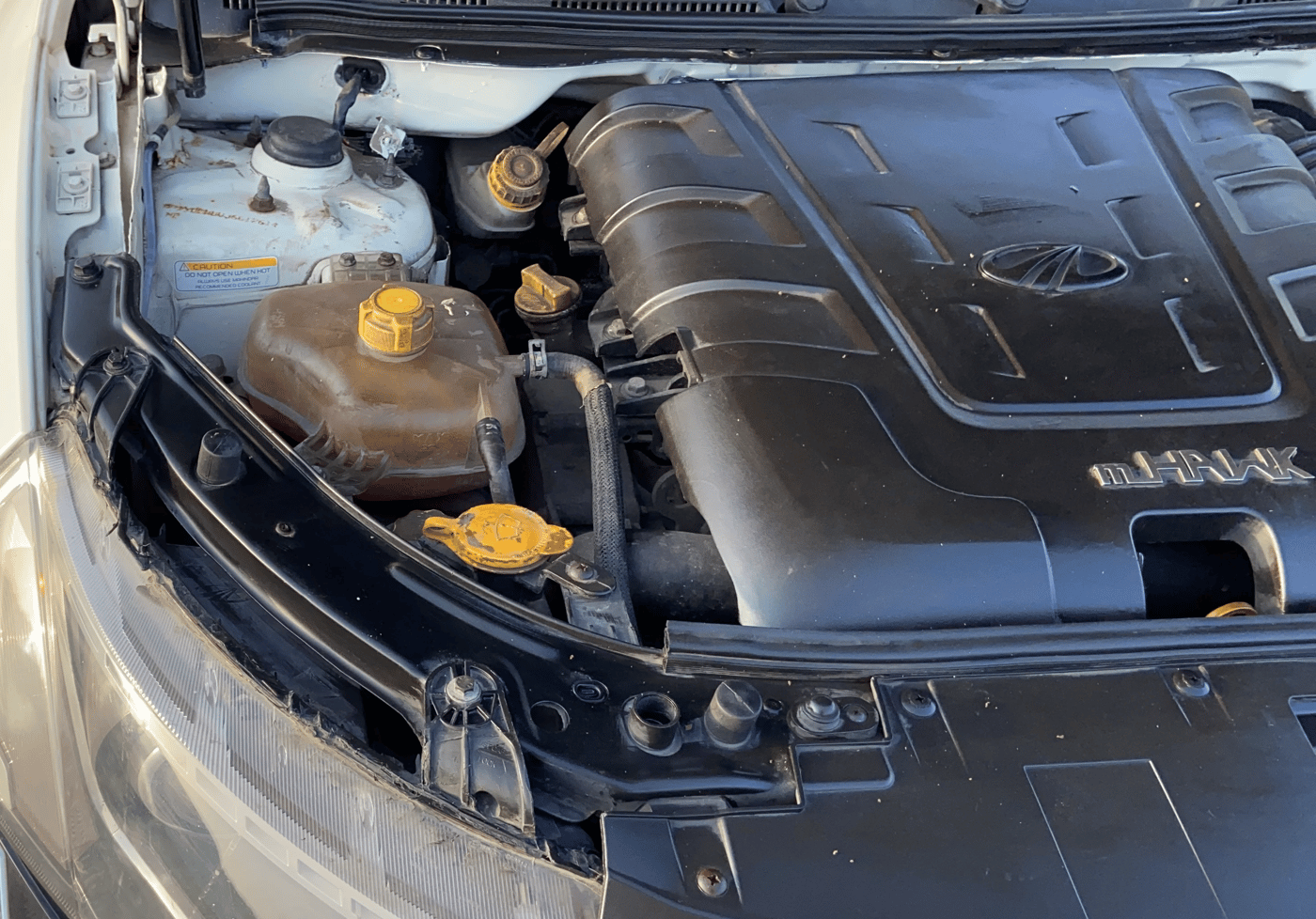 2018 Mahindra XUV500 W11 AT, Diesel, Automatic, 1,03,801 km, Engine View - Right